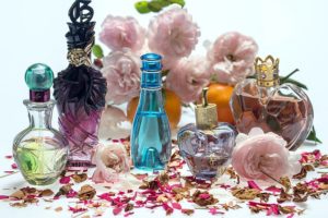 perfumes con feromonas para atraer hombres